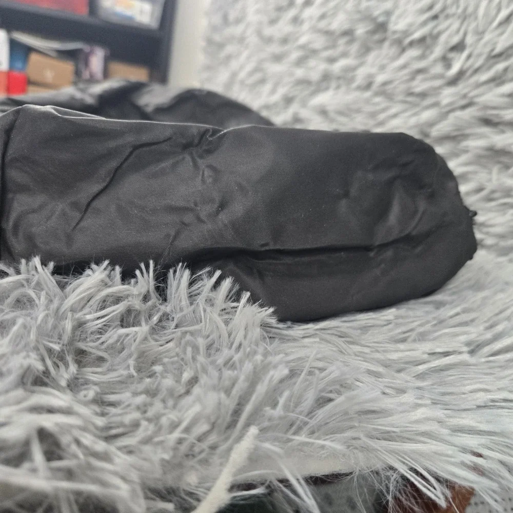 Bronson 16.5 x 8 x 10 Black Nylon Round Small Duffel‎ Bag