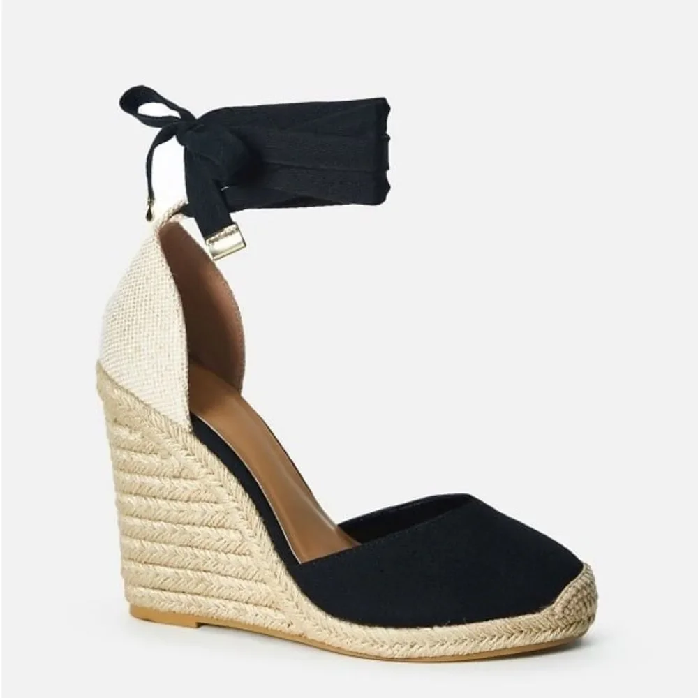 JustFab women black