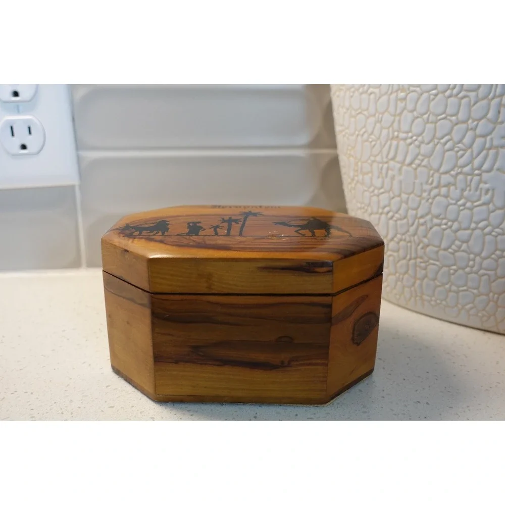 N/A wooden souvenir