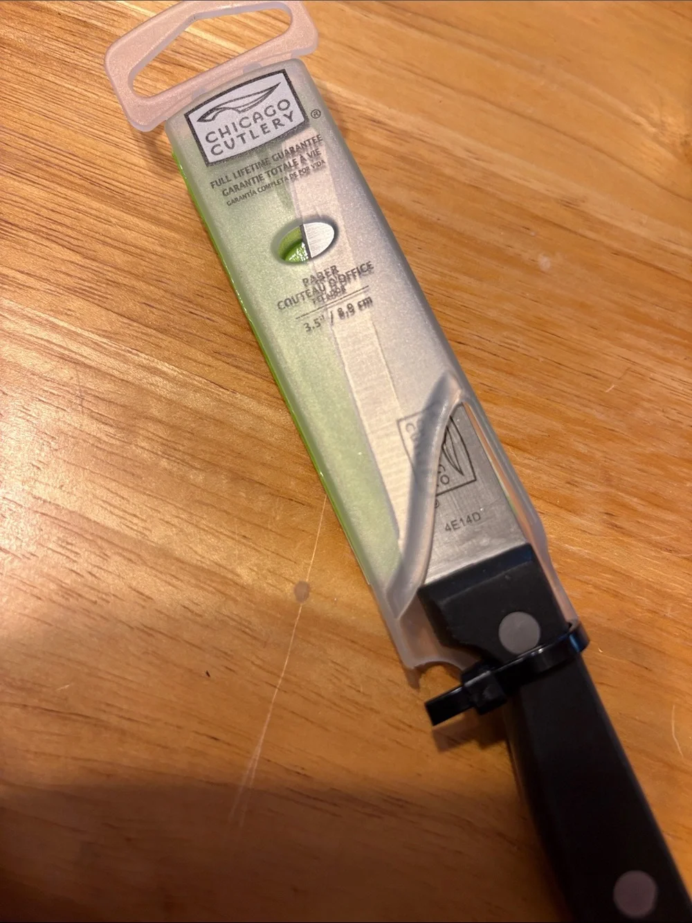 Chicago Cutlery Black-Handle Bread Knife - Serrated Slicing Knife