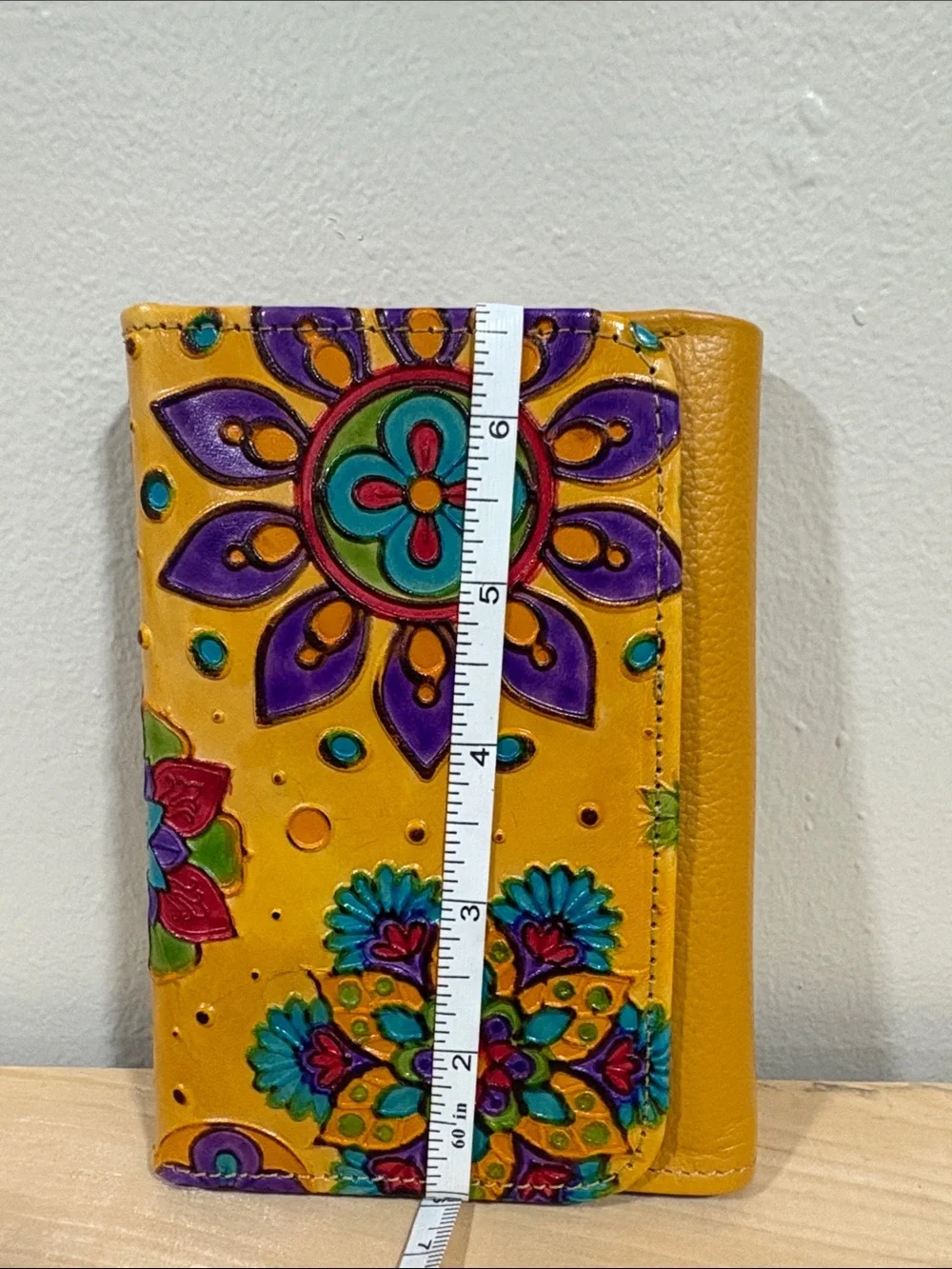 N/A vibrant yellow
