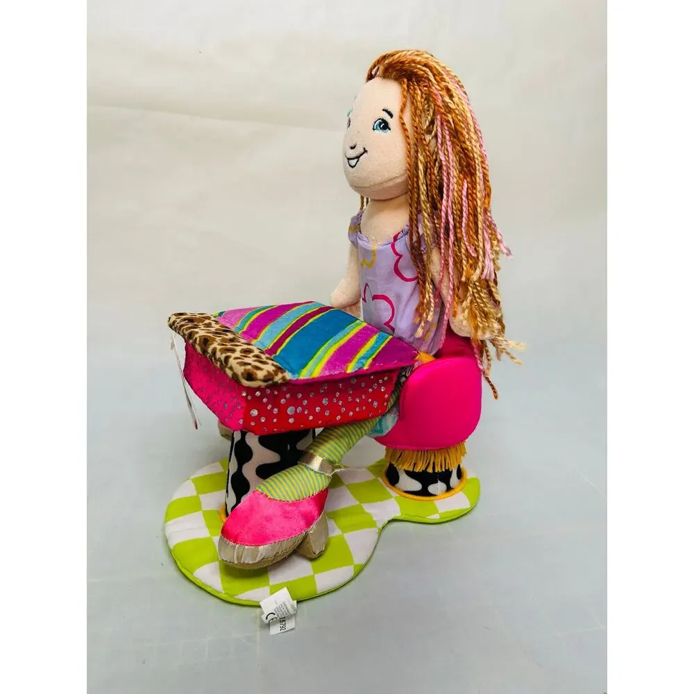 Groovy Girls lot  9 dolls, bed and Desk Manhattan Toy