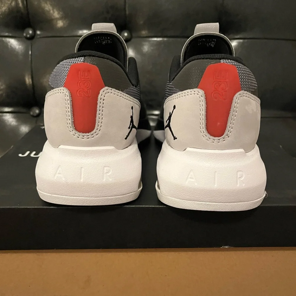 Jordan‎ Air 200E ‘Black University Red’ NWT