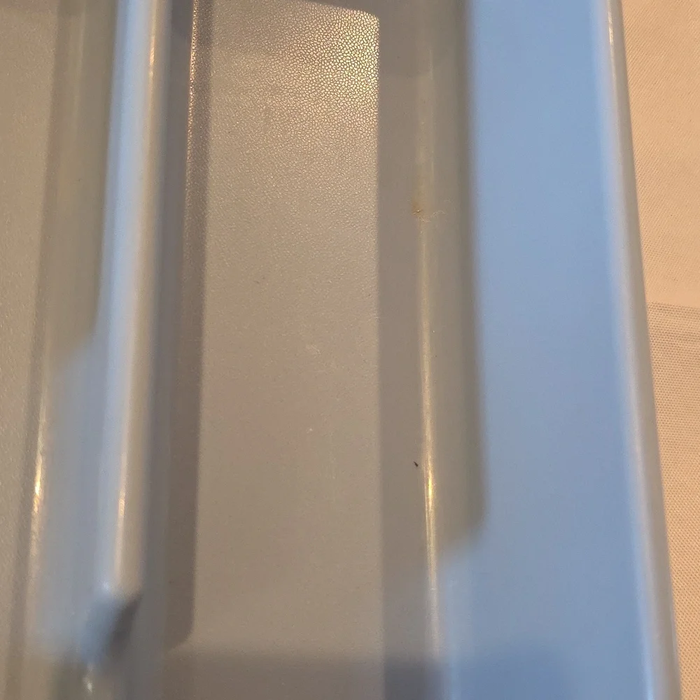 Rubbermaid some minor
