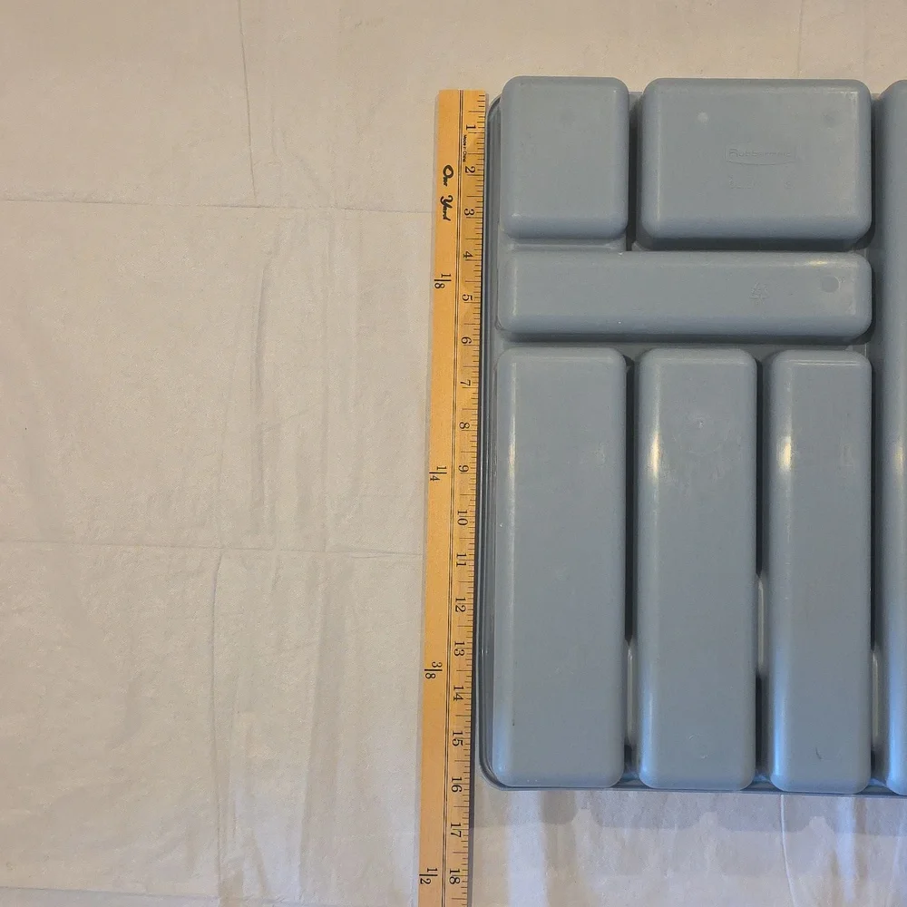 Rubbermaid some minor