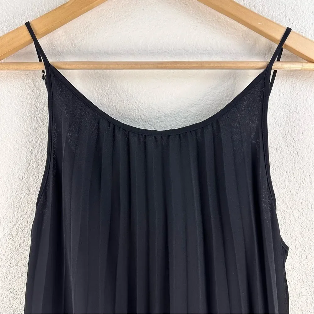 BCBGeneration black pleated lined sleeveless mini size M‎