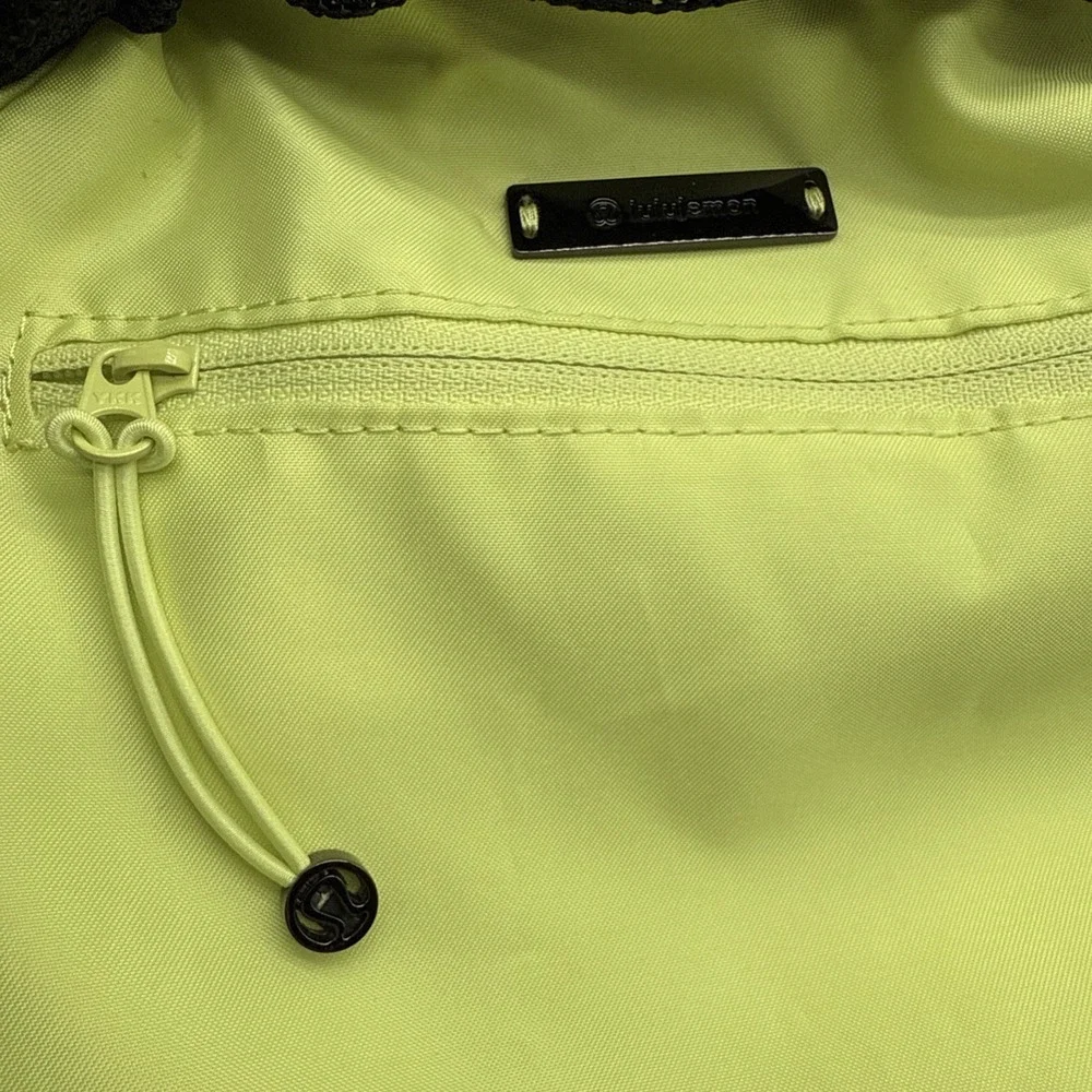 Lululemon Dash‎ All Day Bucket bag *6.5L Black/Lemon Vibe