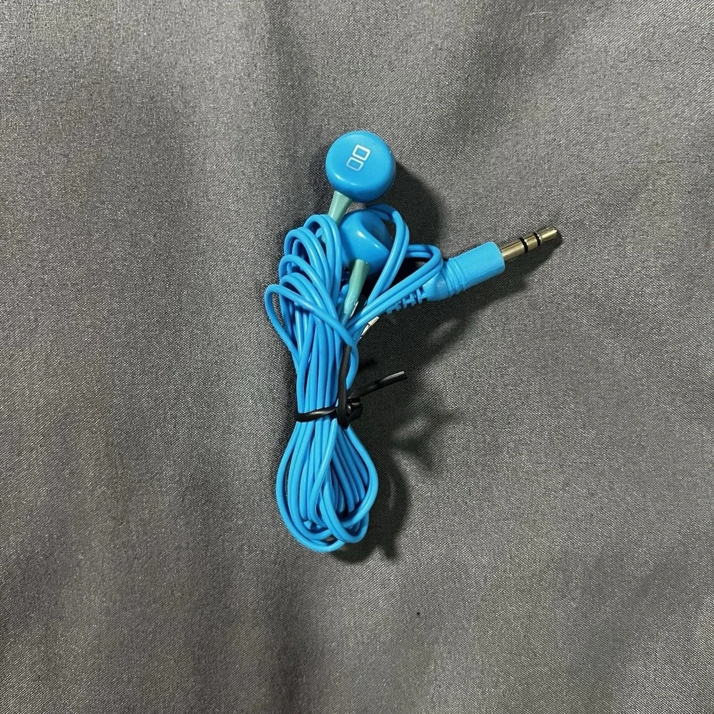 Official Nintendo 3DS/2DS/DSi Car‎ Charger, Earbuds, Cleaning Cloth Authentic