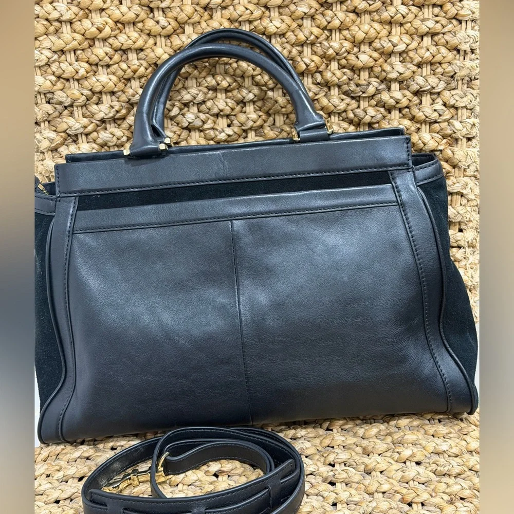 Tory Burch 15”l medallion