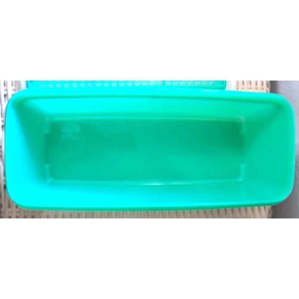 Tupperware container measures