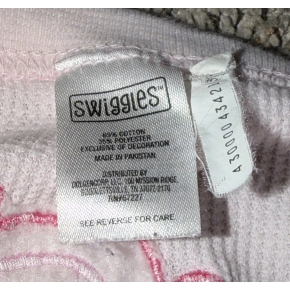 Swiggles small 24x24 good