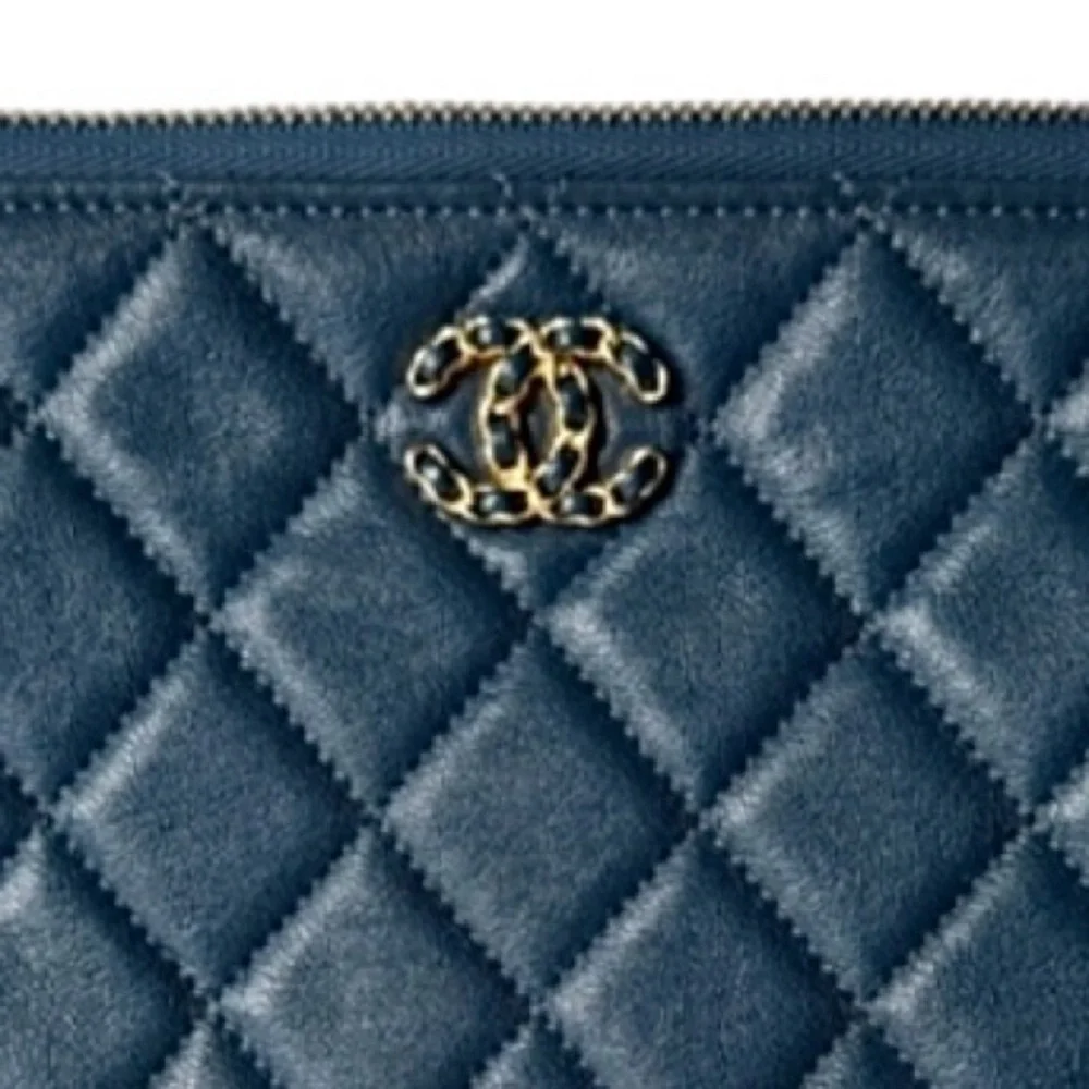 CHANEL Chanel Matelasse Blue Quilted Lamb Skin Clutch Back Pocket zipperClosure