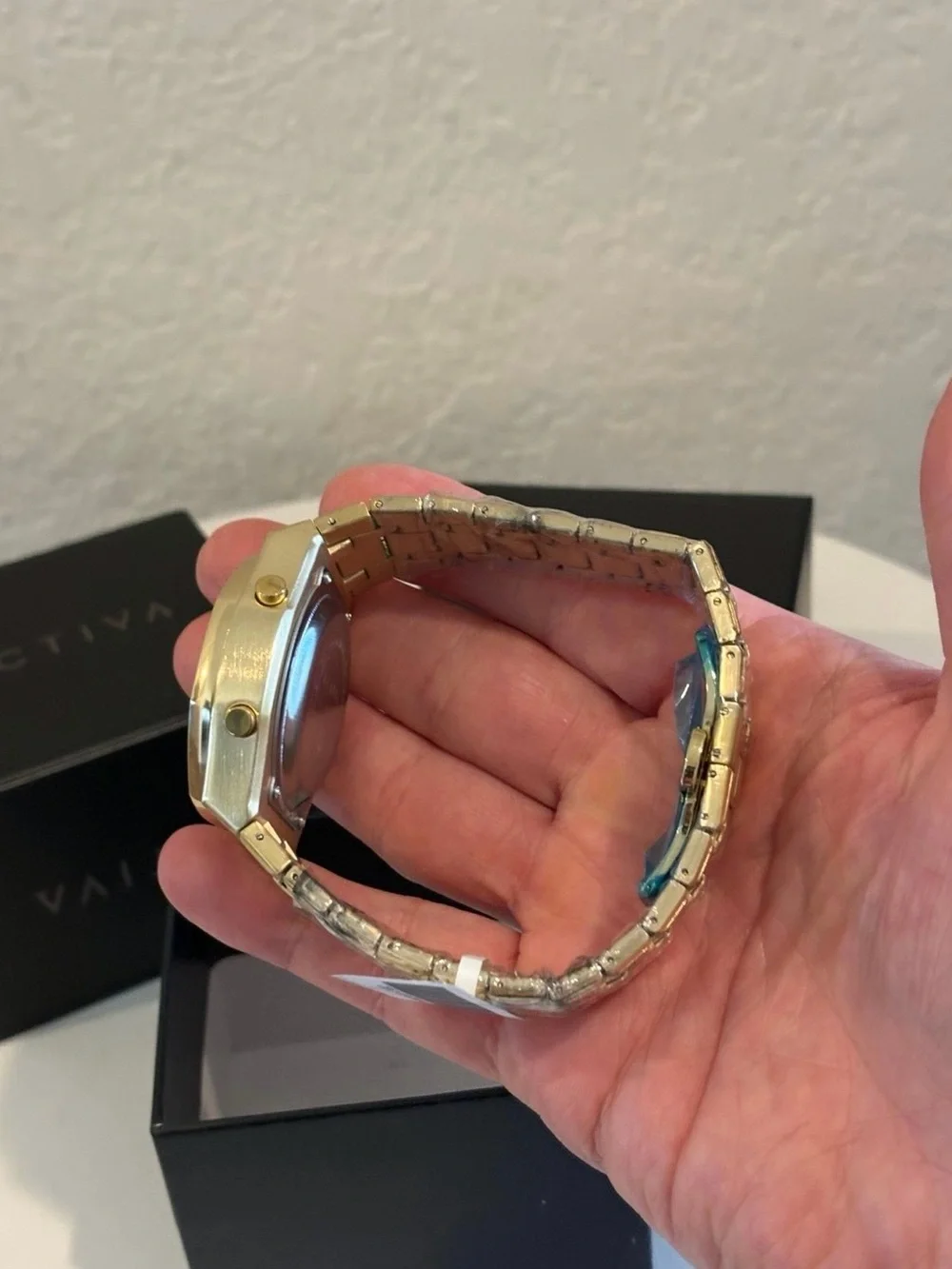 Invicta dial its