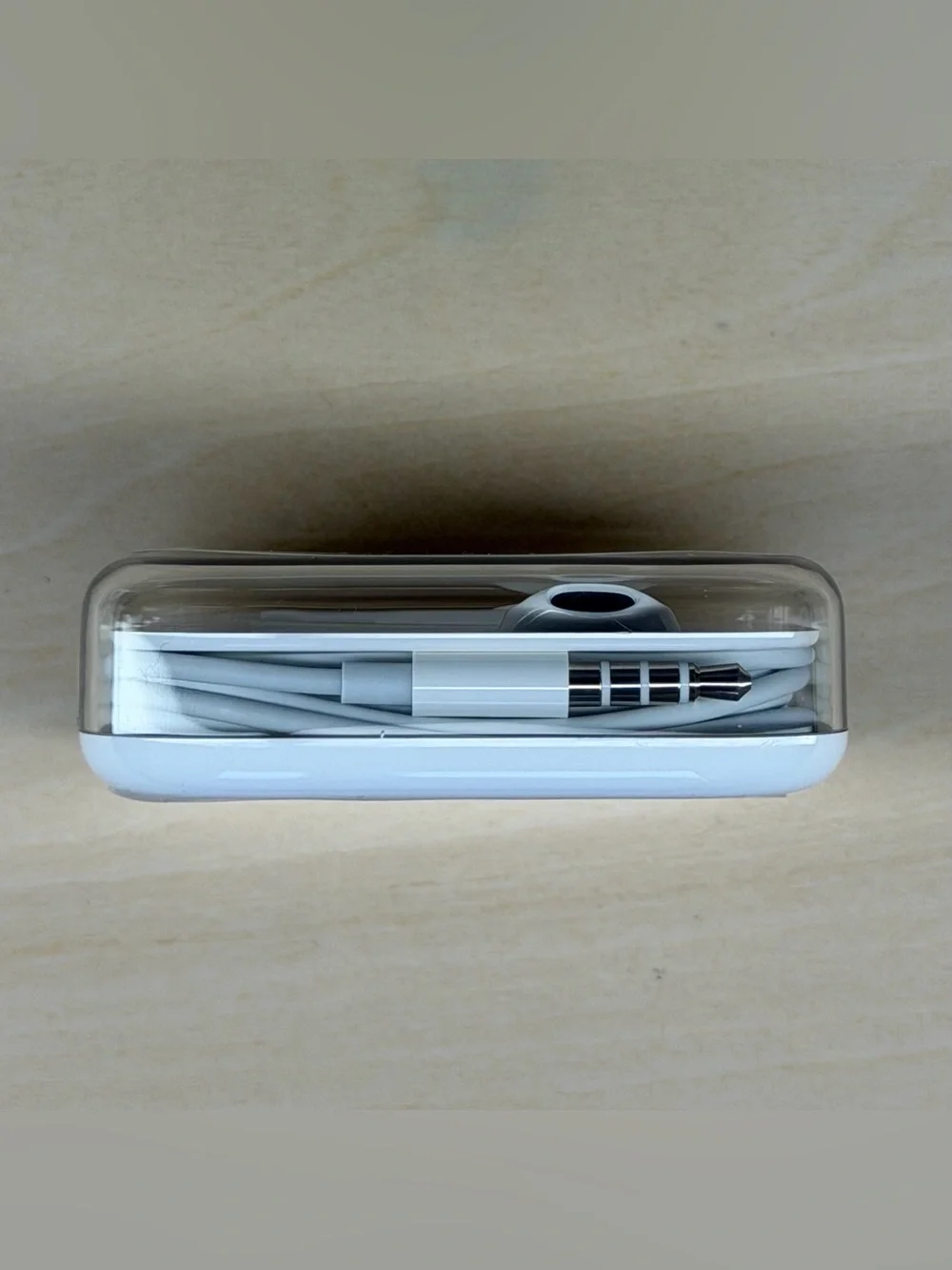 Apple authentic accessory