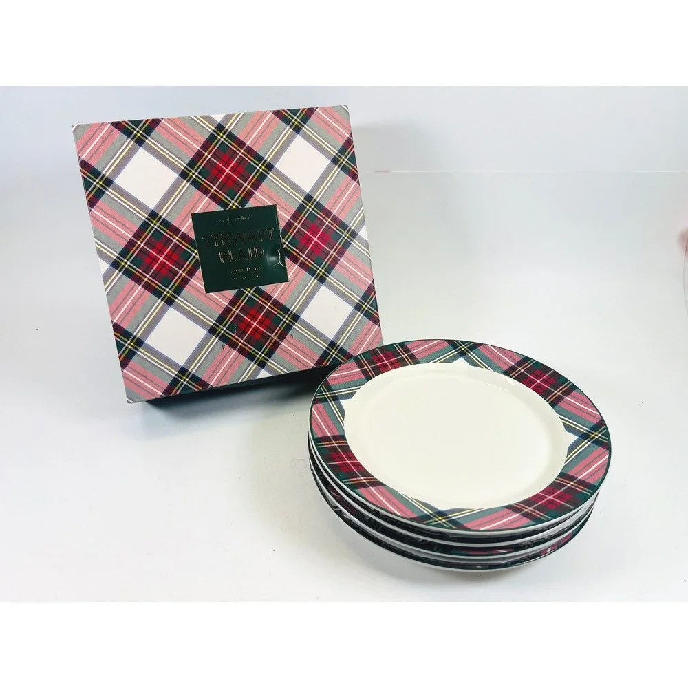 Pottery Barn Stewart Plaid Dinner Plates Set of 4 Red Green Christmas Holiday