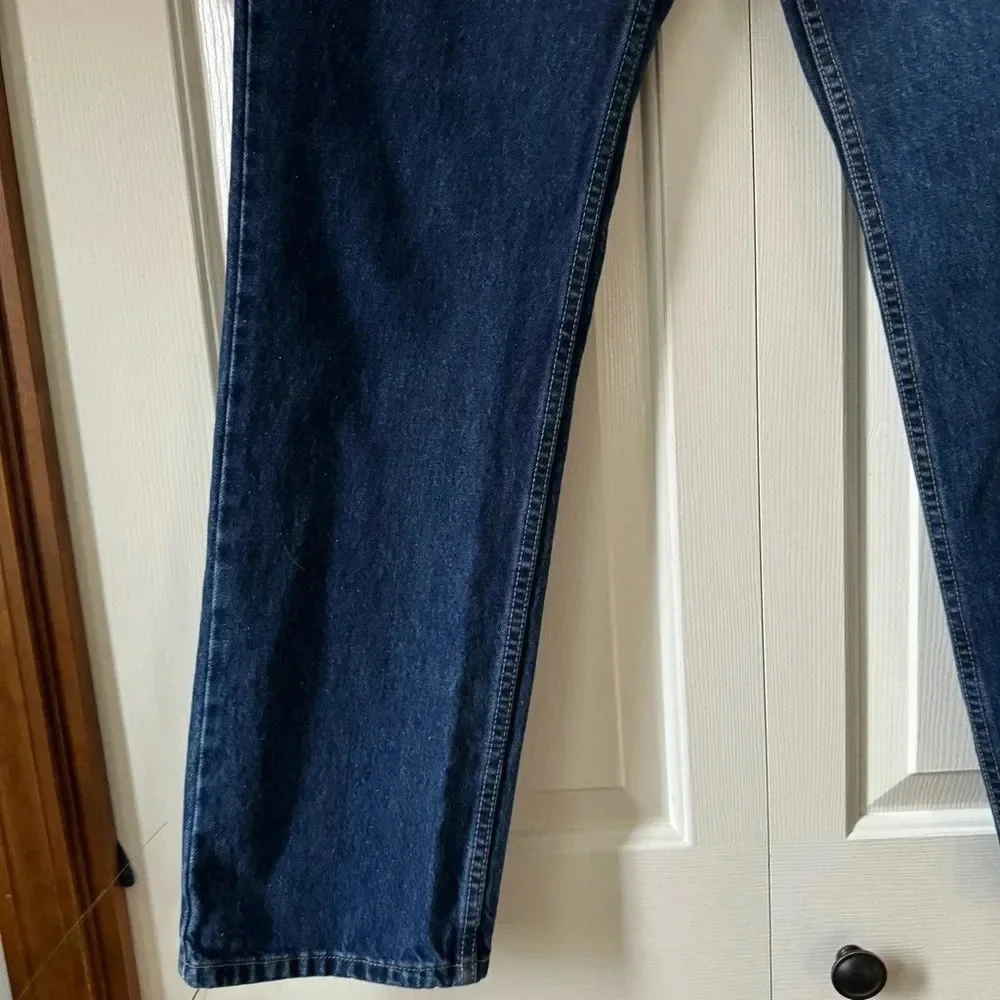 Levis note particularly