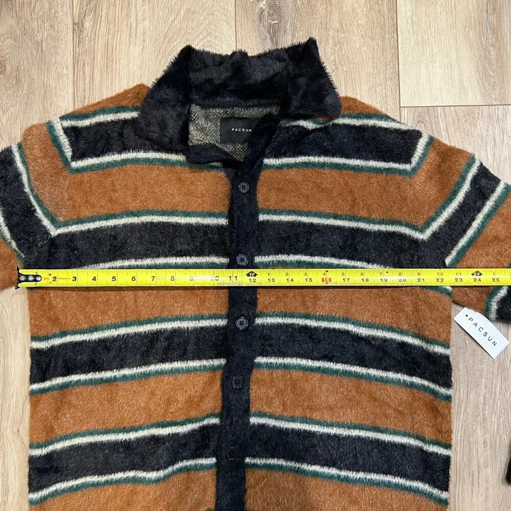 PacSun collared neckline