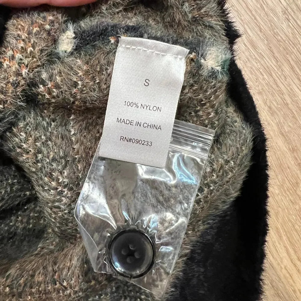 PacSun collared neckline