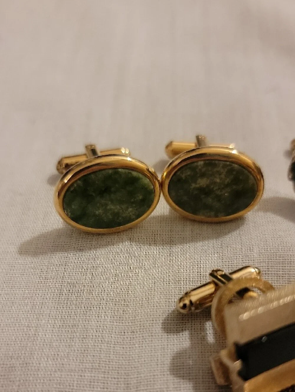 The Unbranded Brand elegant gold