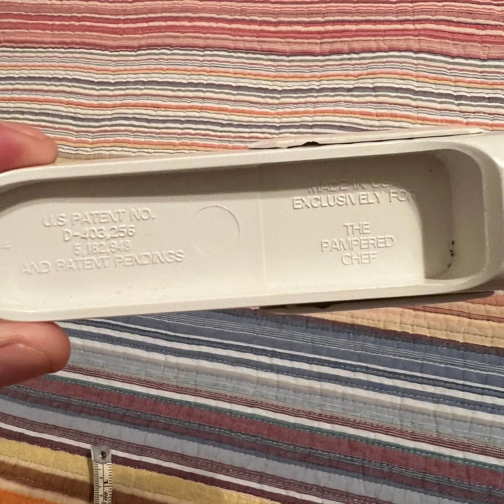 The Pampered Chef adjustable measuring