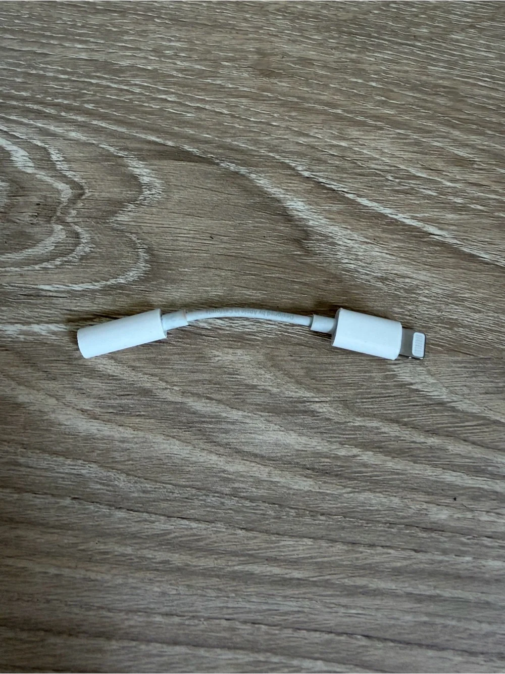 Apple Lightning to 3.5 mm Headphone Jack Adapter