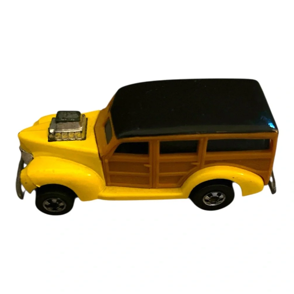 Hot Wheels 1979 wear yellow
