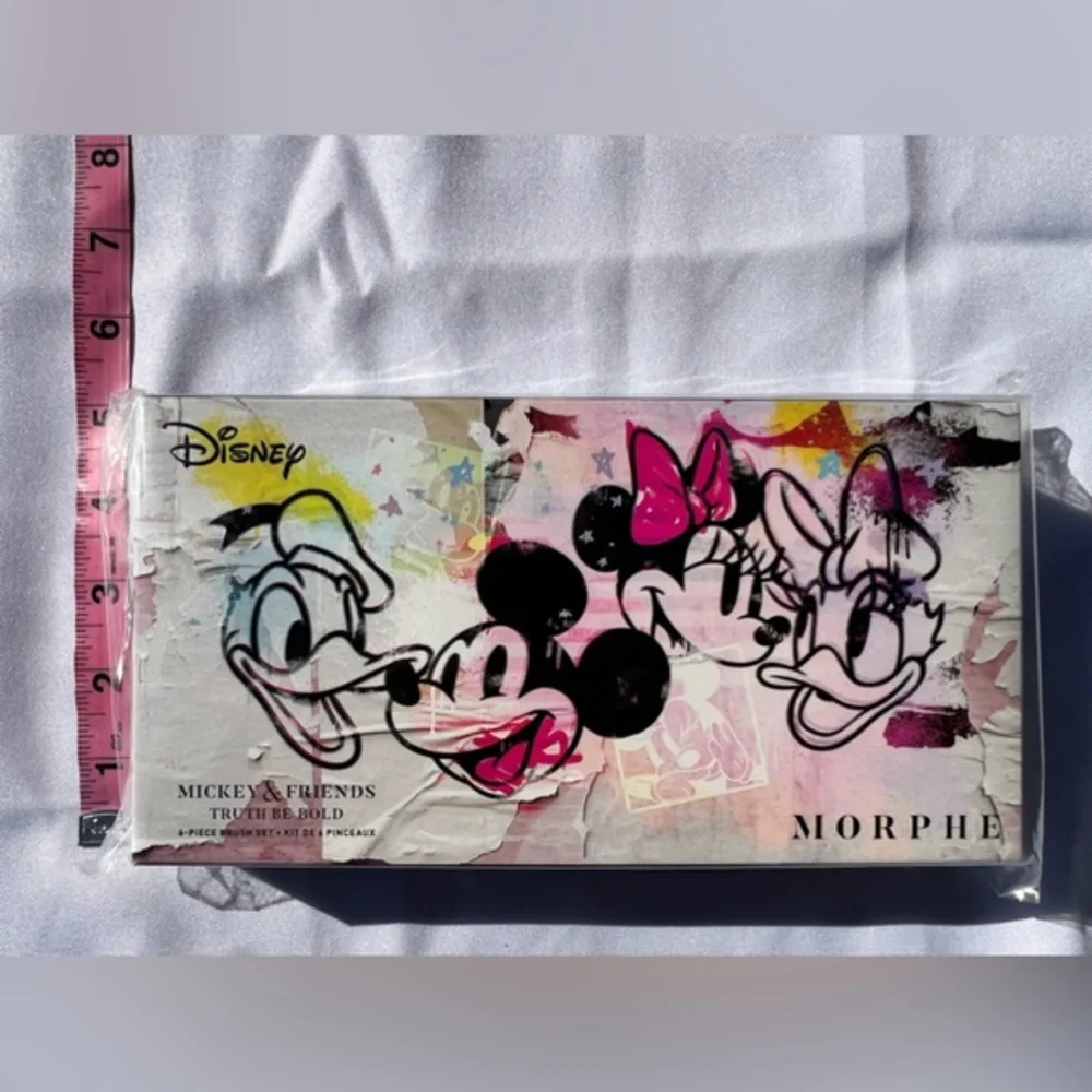 NIB SEALED Morphe Mickey & Friends truth be bold 6 piece‎ makeup brush set