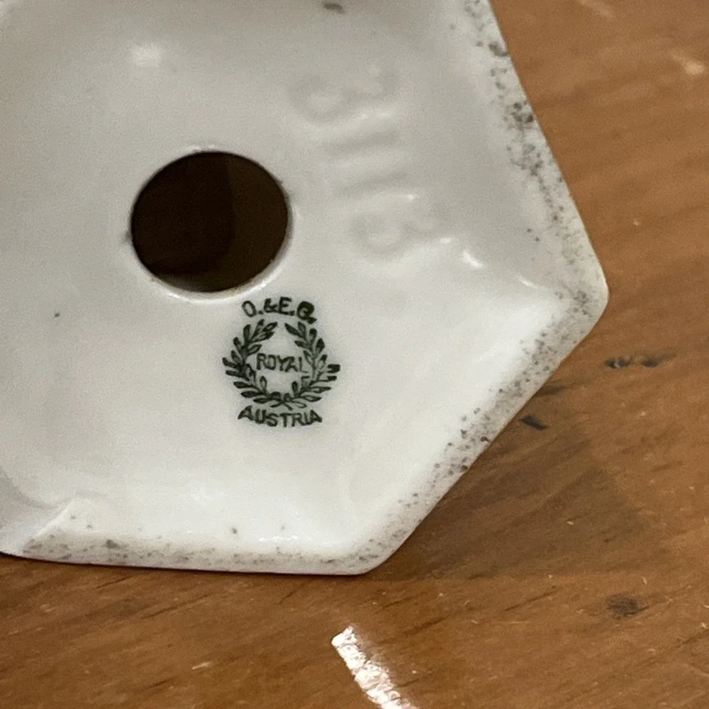 O&EG Royal Austria adorable painted