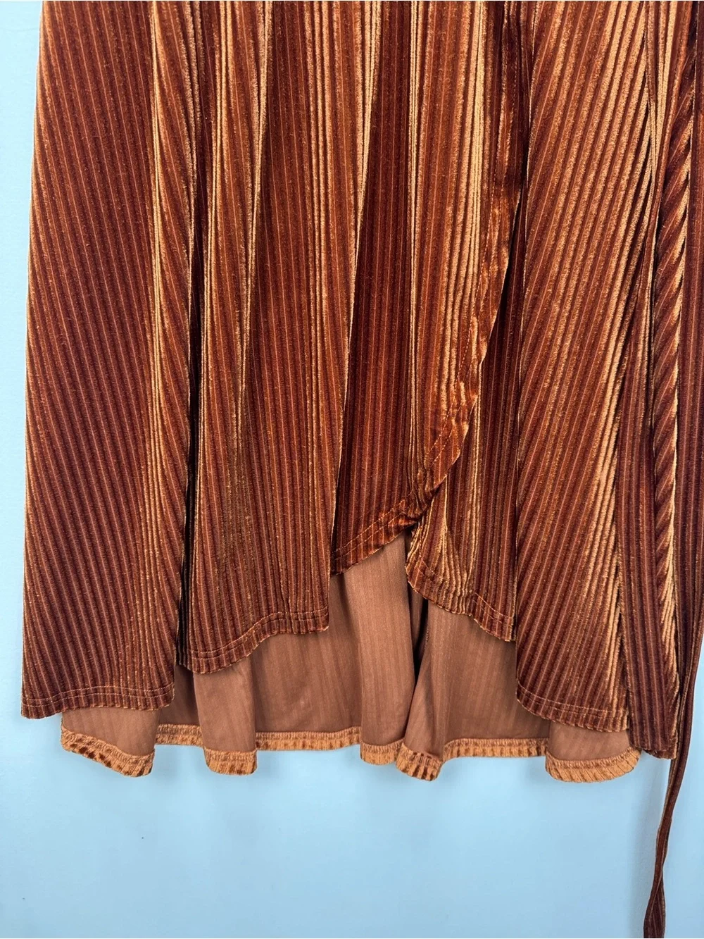 Women’s Burnt Orange Velvet Wrap Midi Dress XS Pleated Short Sleeve