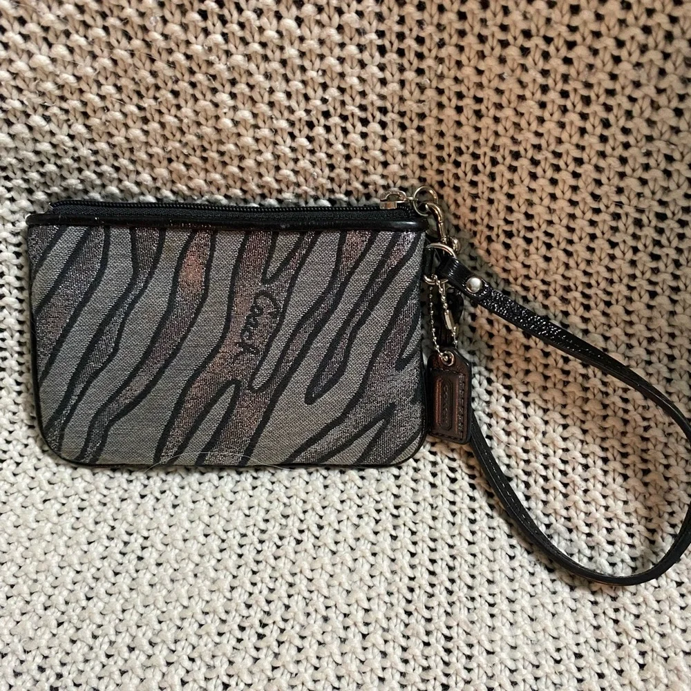 Coach cute wristlet