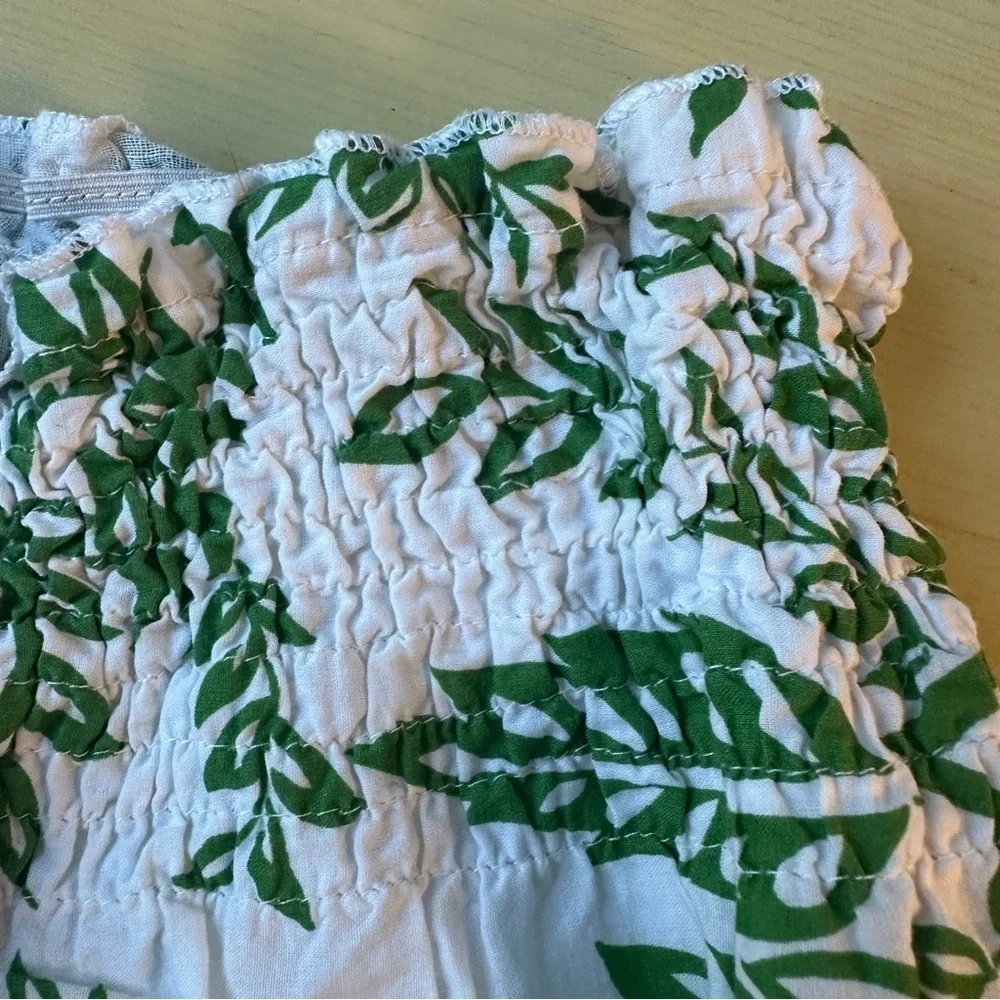 She's Cool Green and White Smocked Short Lined Bubble Mini Skirt size Large