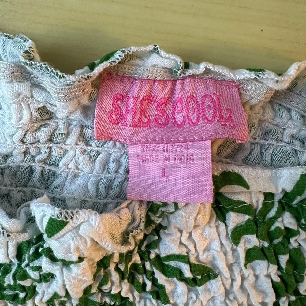 She's Cool Green and White Smocked Short Lined Bubble Mini Skirt size Large