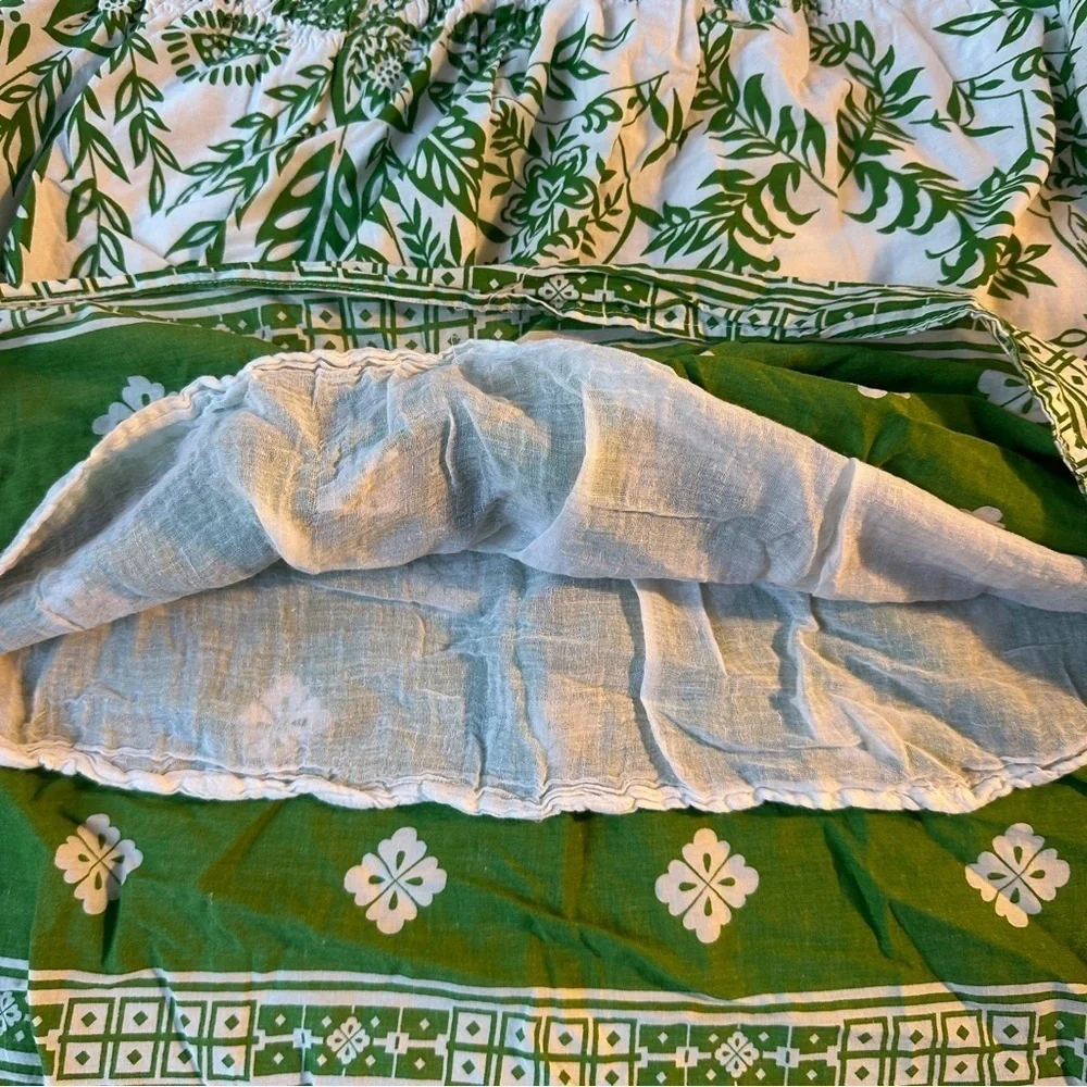 She's Cool Green and White Smocked Short Lined Bubble Mini Skirt size Large