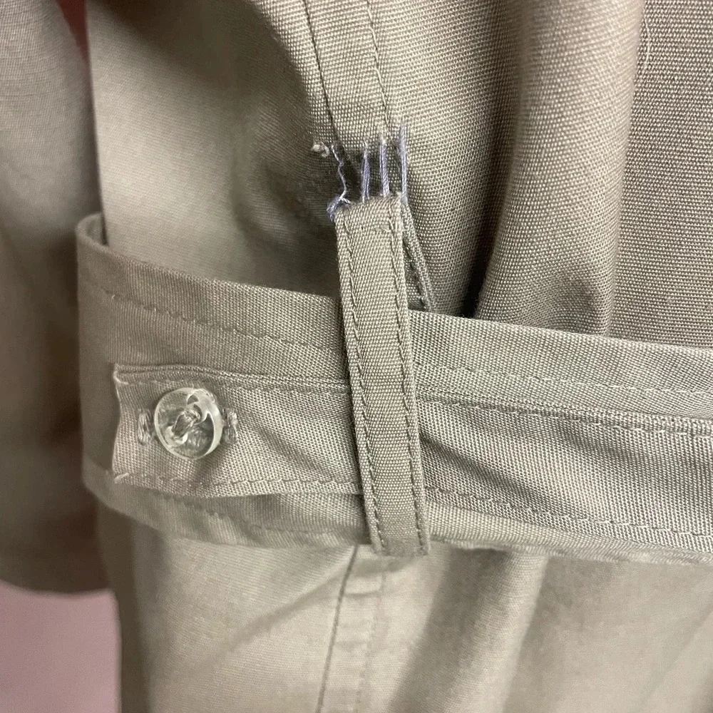 Mens lined raincoat khaki no size or brand available,see measurements for size