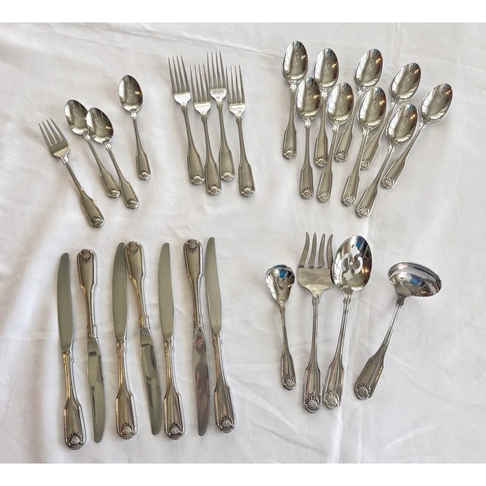 Oneida Classic Shell Cube Stamp Heirloom Flatware Lot 28 Pc Serving Pieces