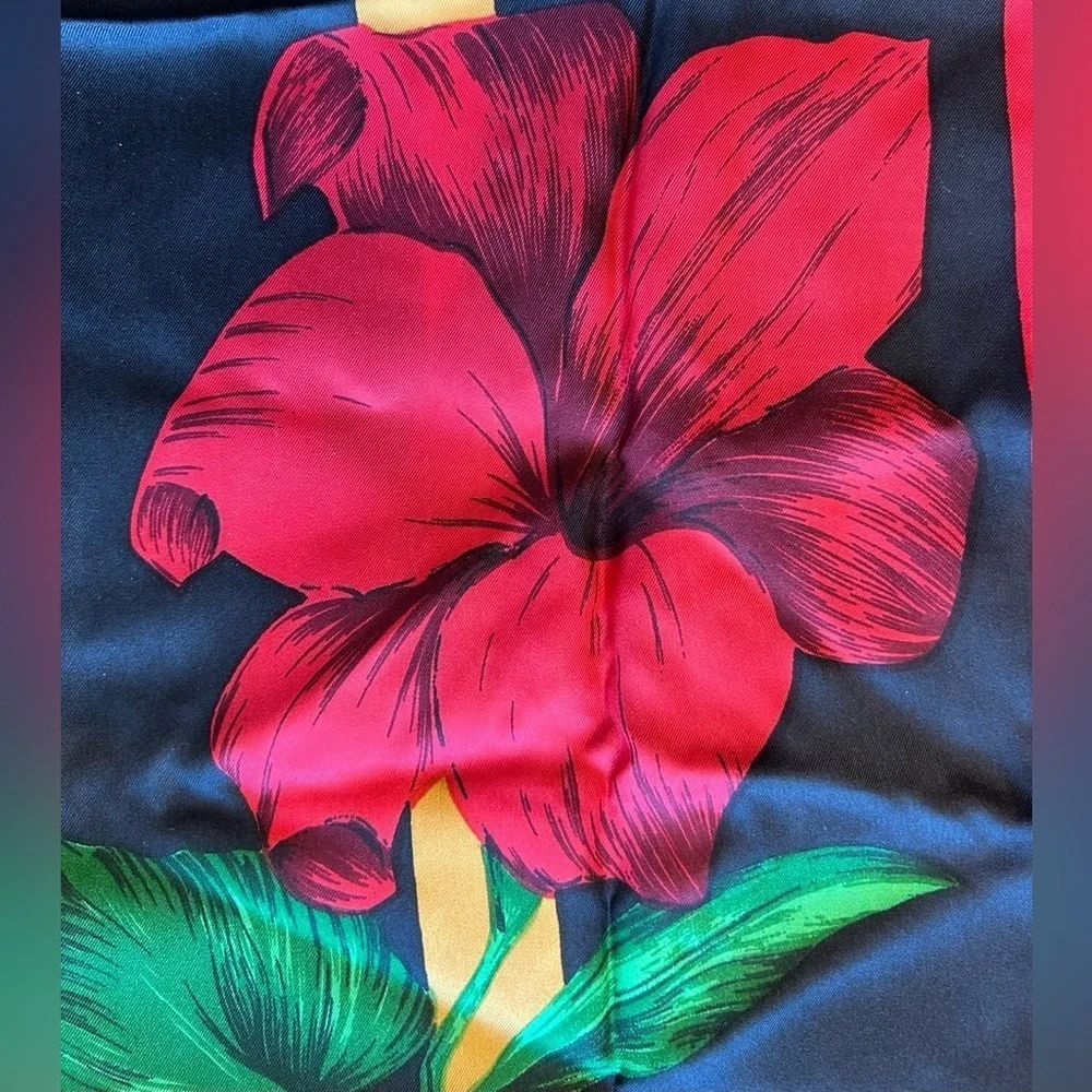 VINTAGE: | ladies 100% silk, scarf.