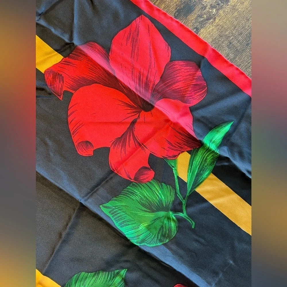 VINTAGE: | ladies 100% silk, scarf.