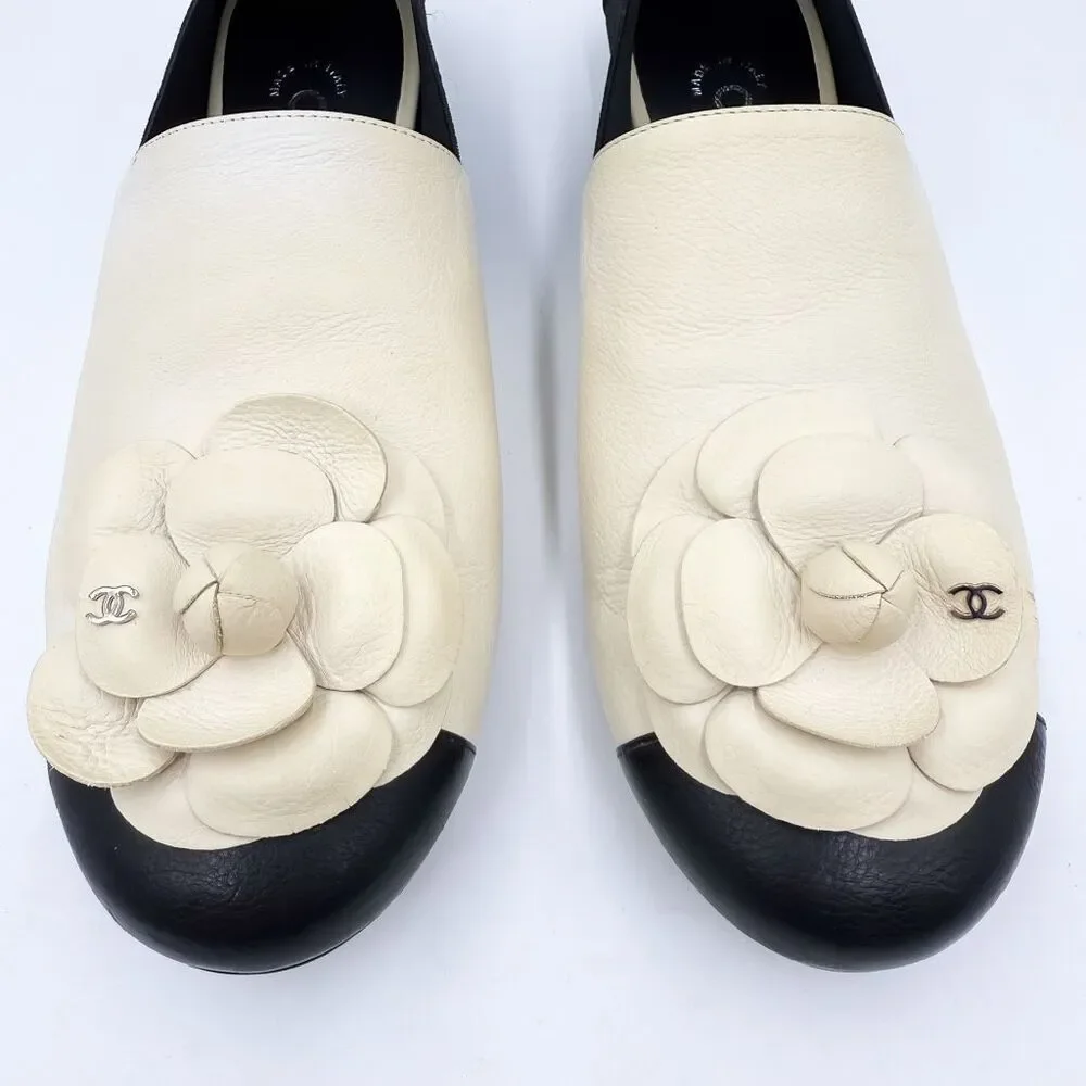 Chanel Camellia Cap Toe Flats Loafers Black Ivory Leather CC Logo Shoes
