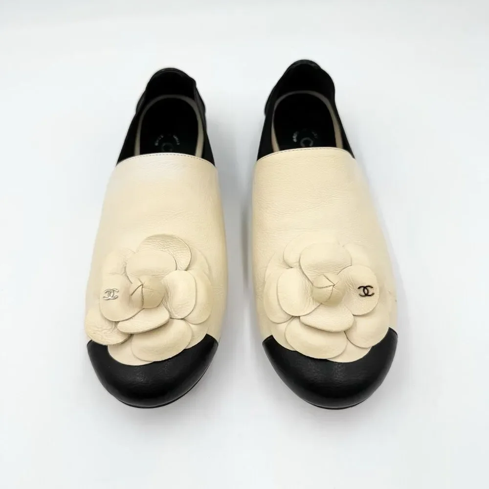 Chanel Camellia Cap Toe Flats Loafers Black Ivory Leather CC Logo Shoes