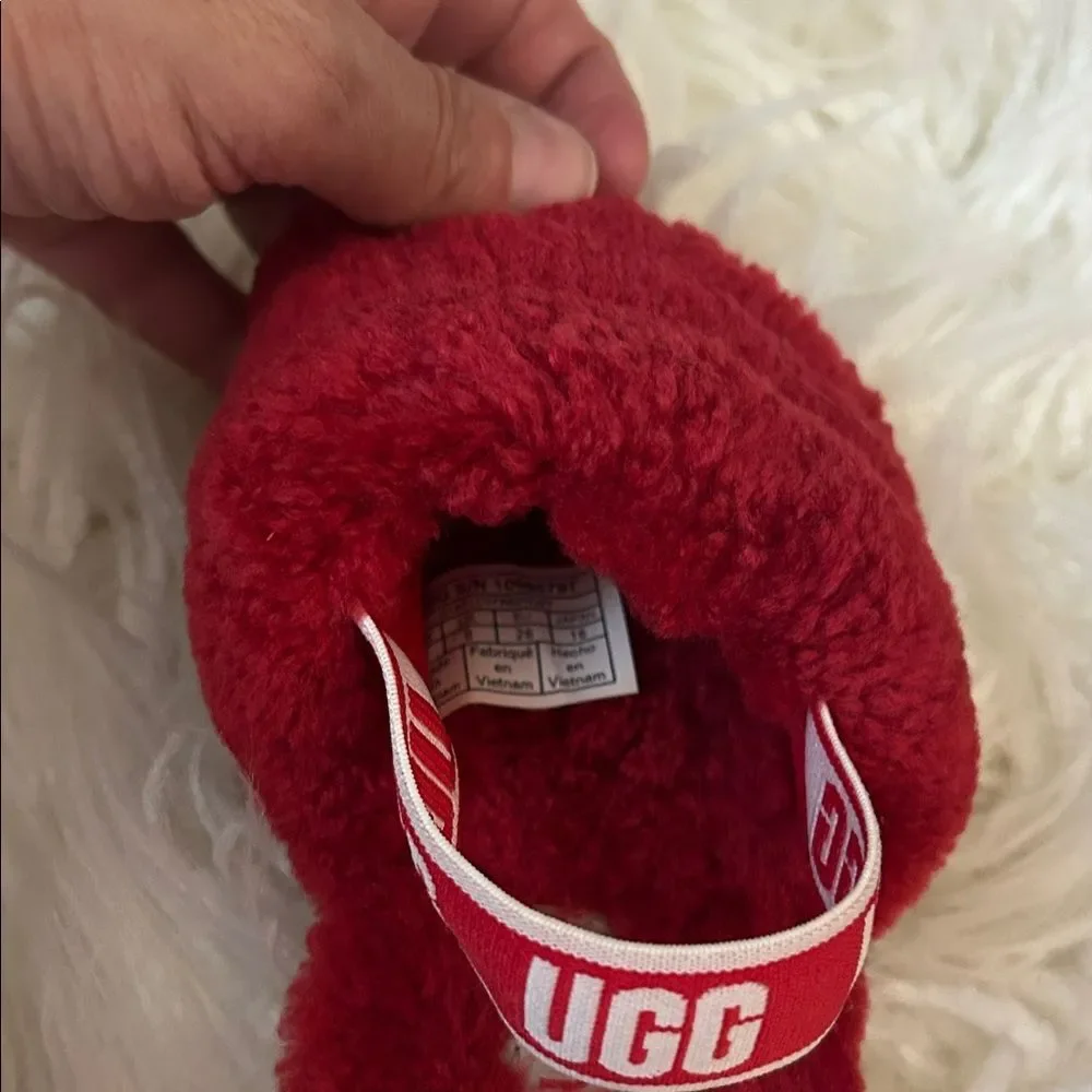 Kids Ugg fluff yea slippers size 9