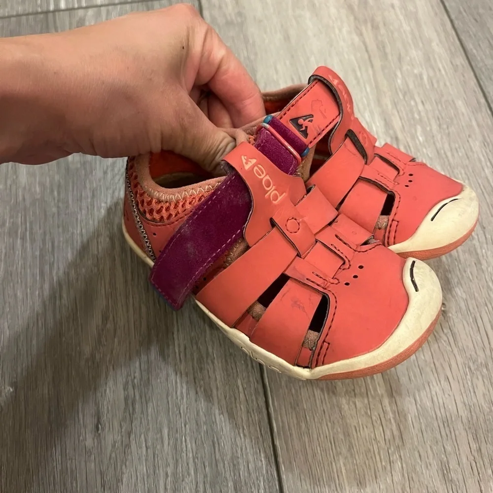 Plae Pink little Girl Shoes Size 7.5