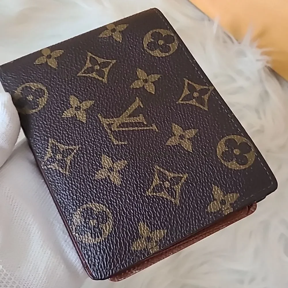 Louis Vuitton preloved louis