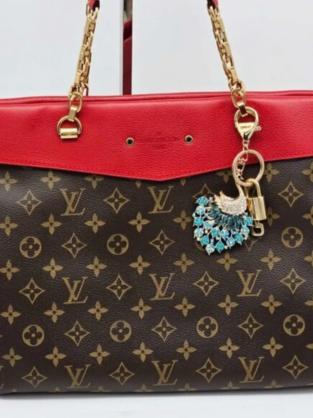 LV Gold Padlock Authentic 🔑 Luxury Bag Charm w/ Unbranded Peacock Keychain