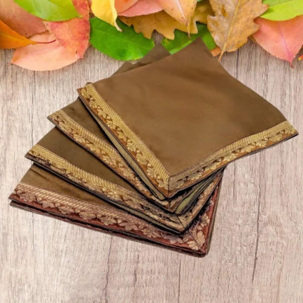 Crate & Barrel A Cappella Gold Square Metallic Border Cotton Blend Napkins (4)