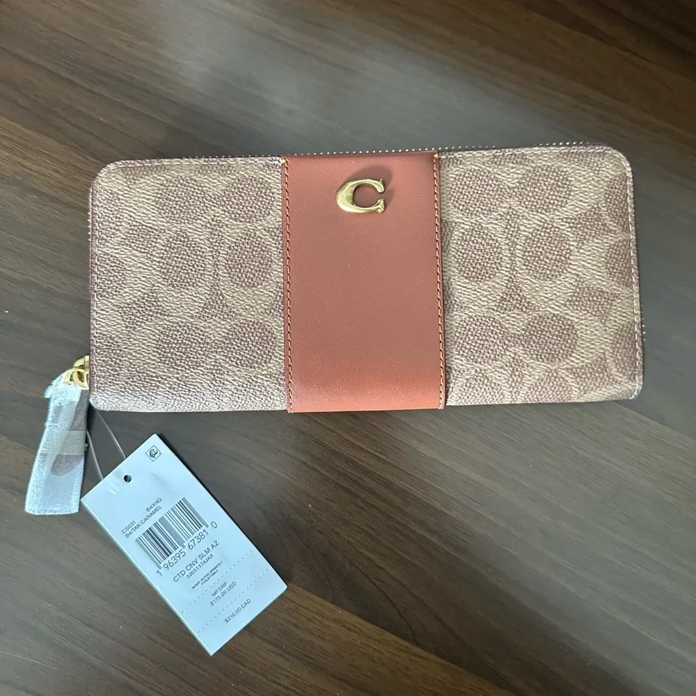 Coach Essential Slim Wallet