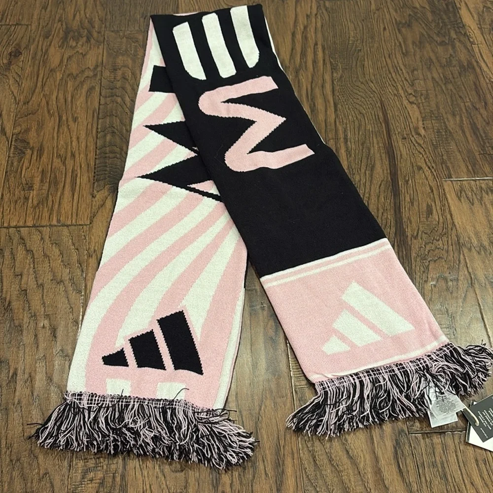 Adidas Lionel Messi Inter Miami reversible soccer football scarf