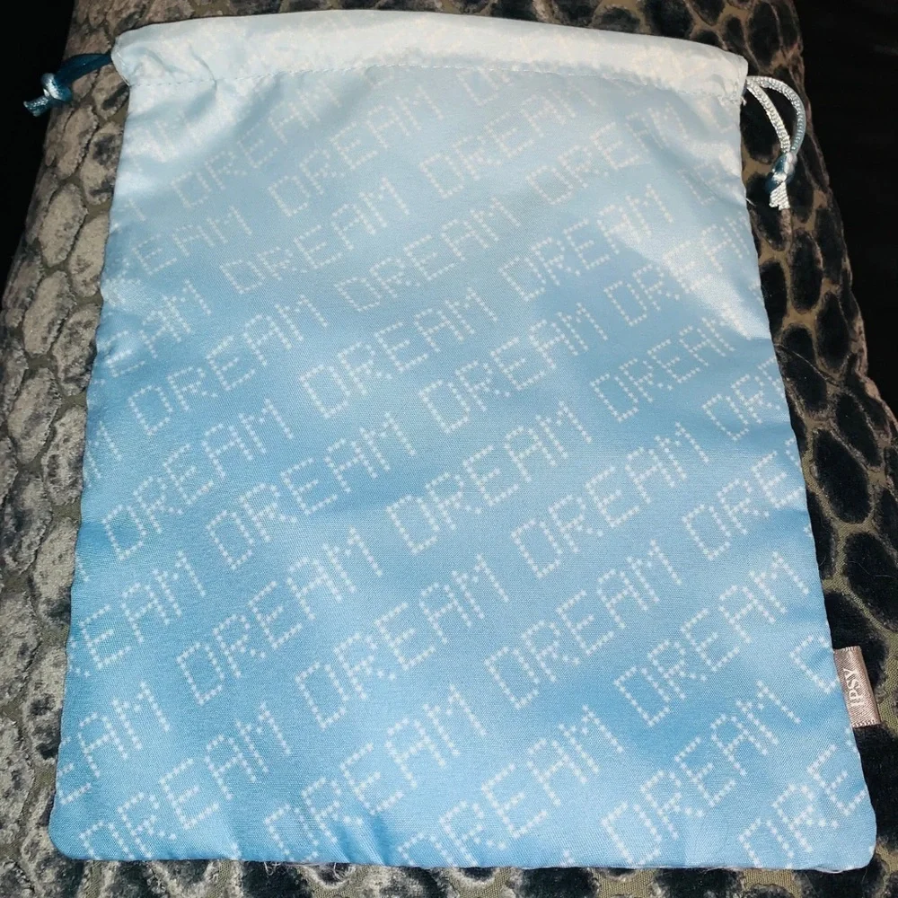 Ipsy ‘Dream’ Cosmetic Glam Pouch Bag