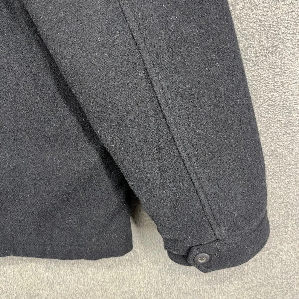 Abercrombie & Fitch accents or