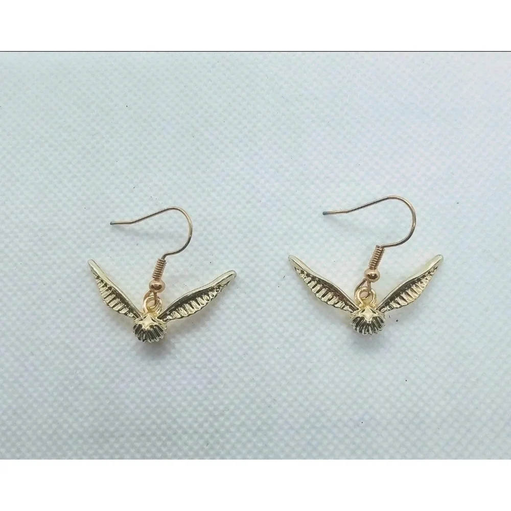 Handmade golden snitch