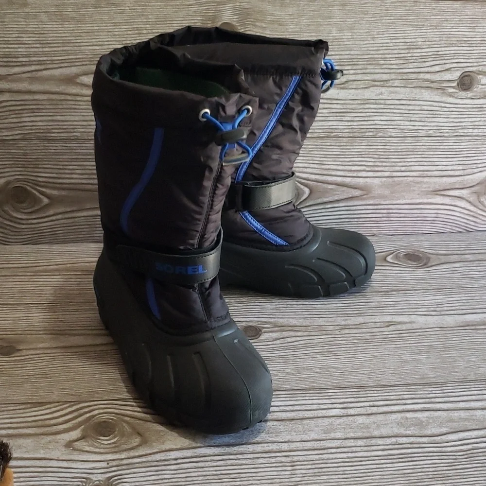 Sorel Black And Blue Youth Winter Rain Boots Size 4